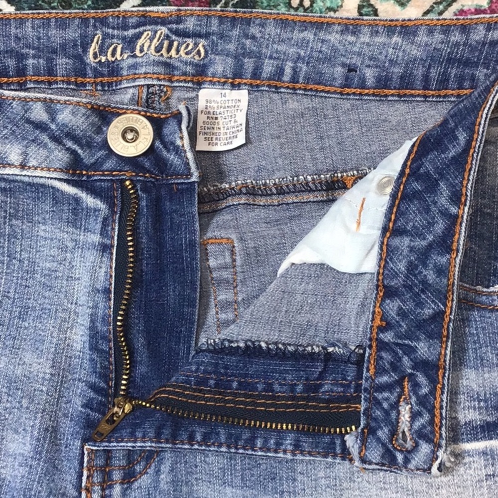 VTG 🐎 L.A. Blues ‘Gaucho Stretch’ Distressed Embroidered Capri Jeans Sz.14 - Picture 6 of 16